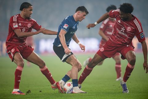 Kein Durchkommen für Arminia in der Düsseldorfer Arena. Foto: Marius Becker/dpa