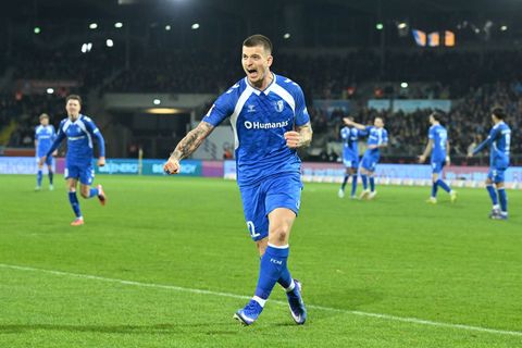 Mateusz Zukowski brachte Magdeburg per Abstauber in Führung Foto: Swen Pförtner/dpa