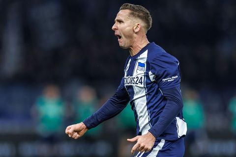 Paul Seguin trifft mit Hertha auf seinen vorherigen Arbeitgeber Schalke 04. (Archivbild) Foto: Andreas Gora/dpa