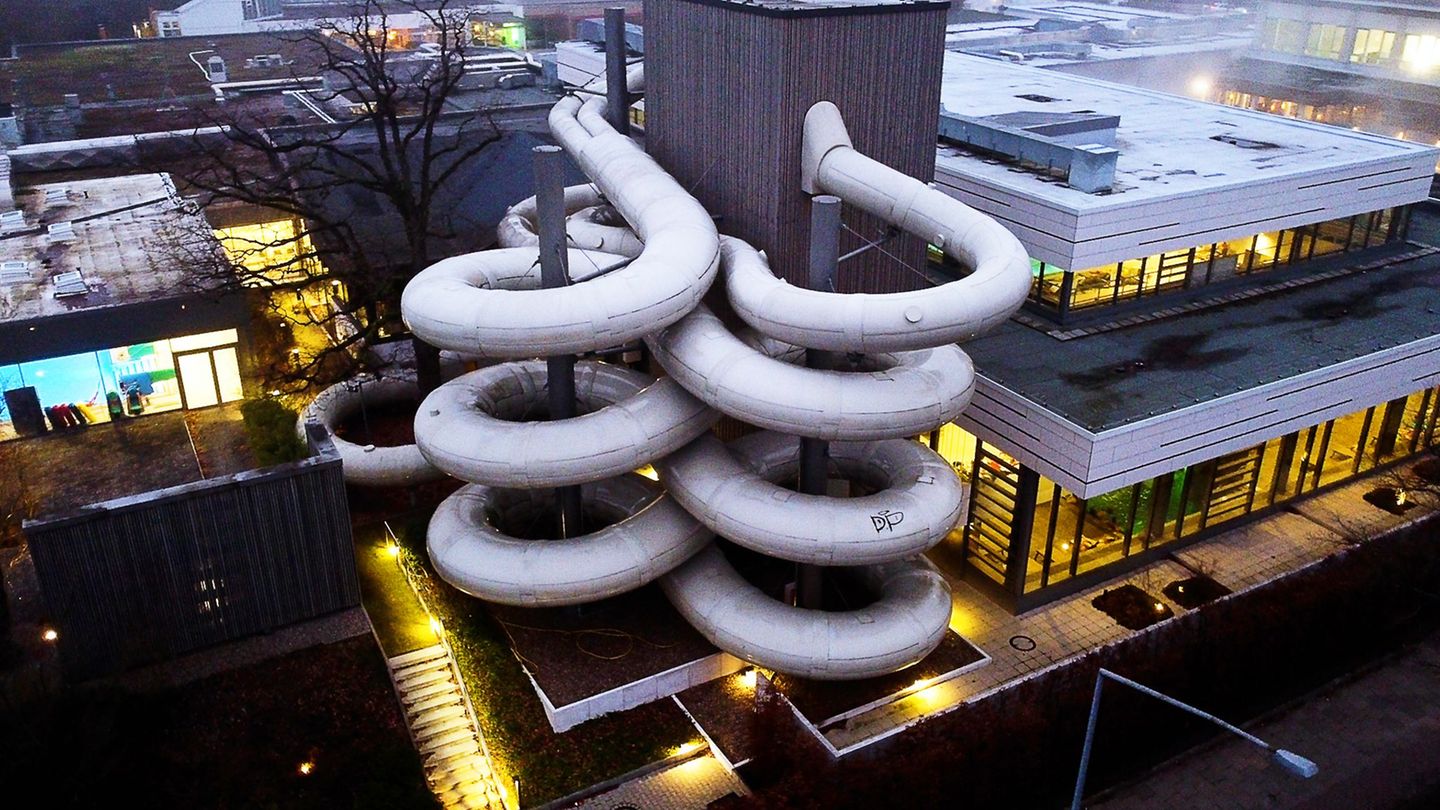 Bei der Norddeutschen Wasserrutschen-Meisterschaft in der Salztherme Lüneburg (Salü) treten Profis und Amateure an. Foto: Jörn H