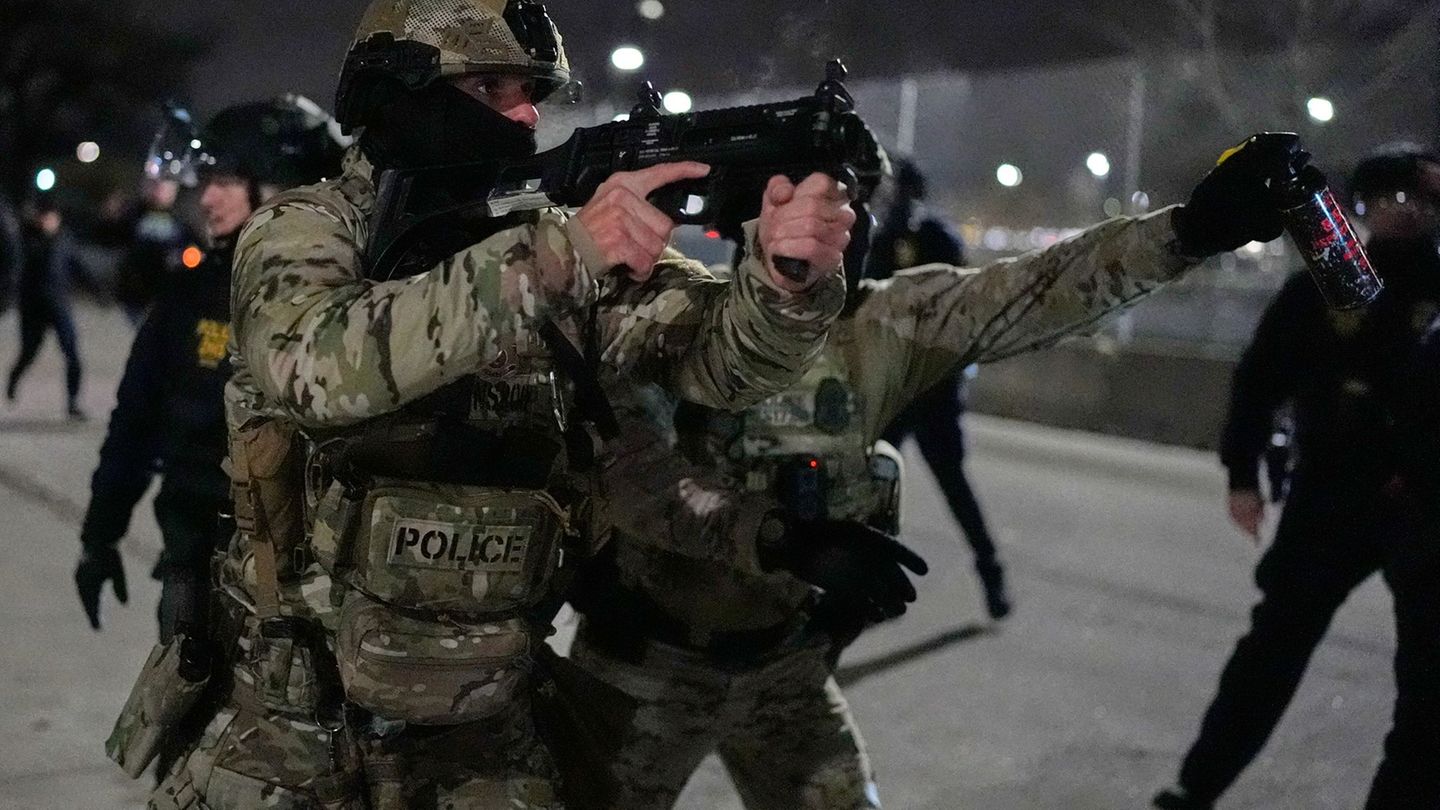 Die Einwanderungsbehörde ICE ist auch in Minnesota im Einsatz - Demonstranten protestieren seit längerem dagegen. Foto: Yuki Iwa