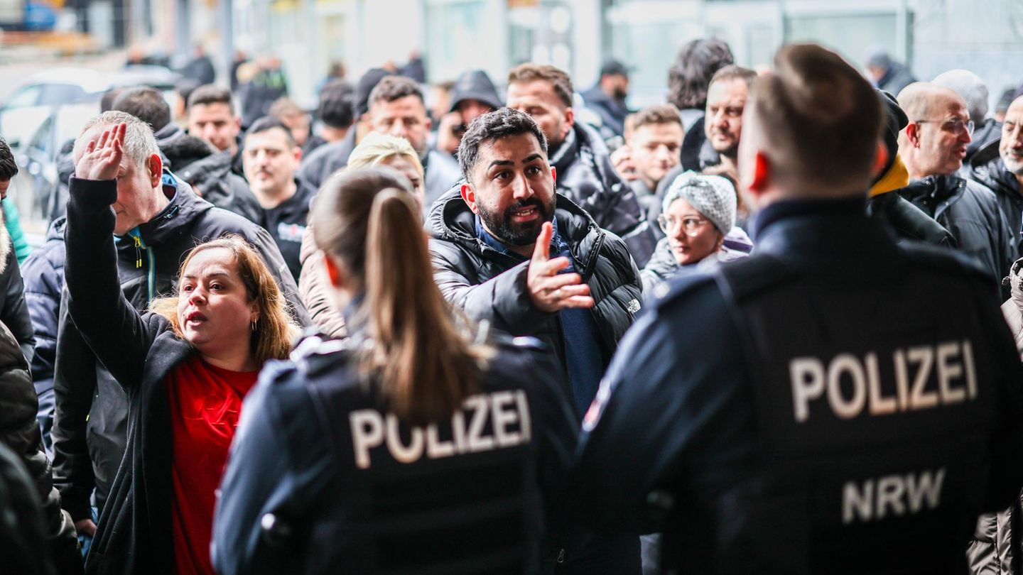 Gelsenkirchen-Polizei-vernimmt-ab-Montag-Tausende-Opfer-des-Sparkassen-Raubs