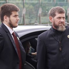 Ramsan Kadyrow und sein Sohn Adam im August 2025 in Moskau