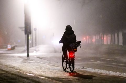 Die Meteorologen erwarten wieder winterliche Temperaturen. Foto: Julian Stratenschulte/dpa