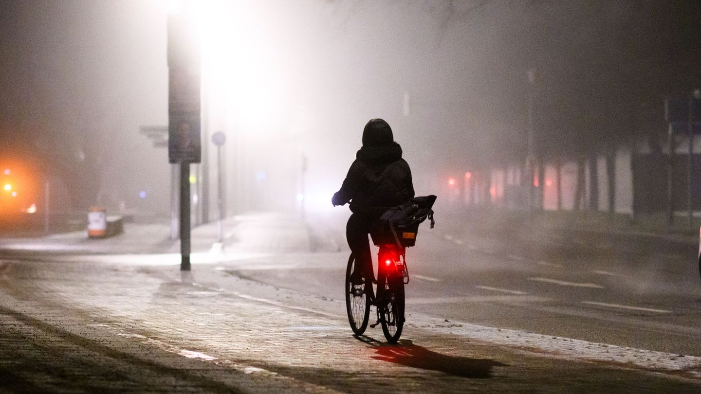 Die Meteorologen erwarten wieder winterliche Temperaturen. Foto: Julian Stratenschulte/dpa