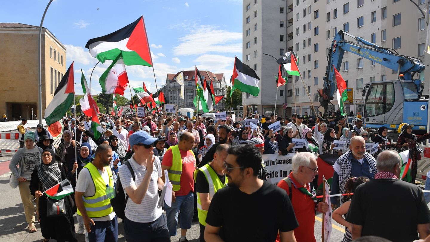 In Berlin gab es zahlreiche propalästinensische Demonstrationen. (Archivbild) Foto: Paul Zinken/dpa
