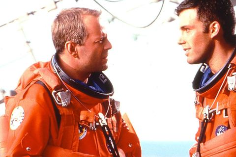 Bruce Willis (l.) und Ben Affleck sorgten in "Armageddon" nicht nur für Action, sondern auch Emotionen.