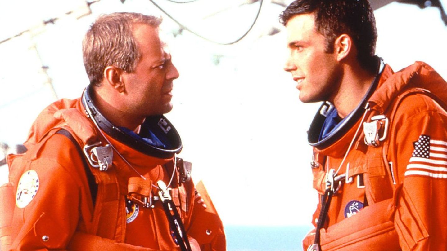 Bruce Willis (l.) und Ben Affleck sorgten in "Armageddon" nicht nur für Action, sondern auch Emotionen.