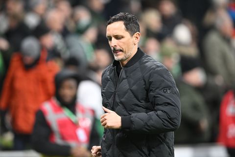 Muss er bald gehen? Eintracht Frankfurts Cheftrainer Dino Toppmöller. Foto: --/dpa