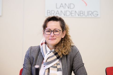 Auf Einladung von Brandenburgs Landwirtschaftsministerin Hanka Mittelstädt sollen am Sonntagabend die Agrarminister und die Land