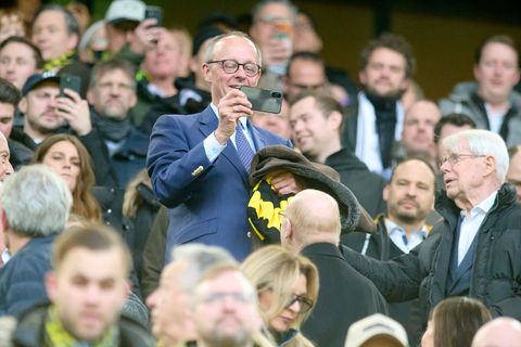 Bundeskanzler Merz zu Besuch beim BVB Foto: Bernd Thissen/dpa