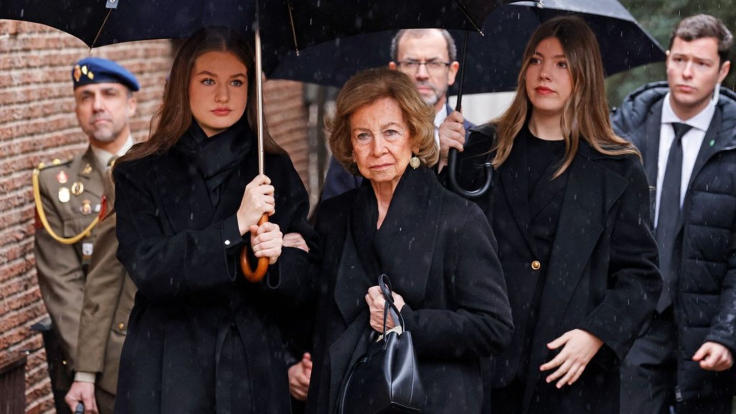 Prinzessin Leonor, Altkönigin Sofía und Infantin Sofía (v.l.) in Madrid.