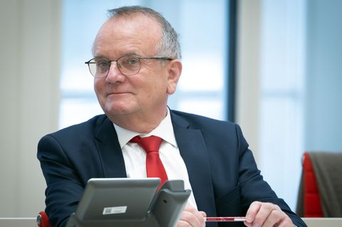 Wegen des Bruchs der SPD-BSW-Koalition stellt sich Verkehrsminister Detlef Tabbert - Ex-BSWler - auf seinen Ruhestand ein. (Arch