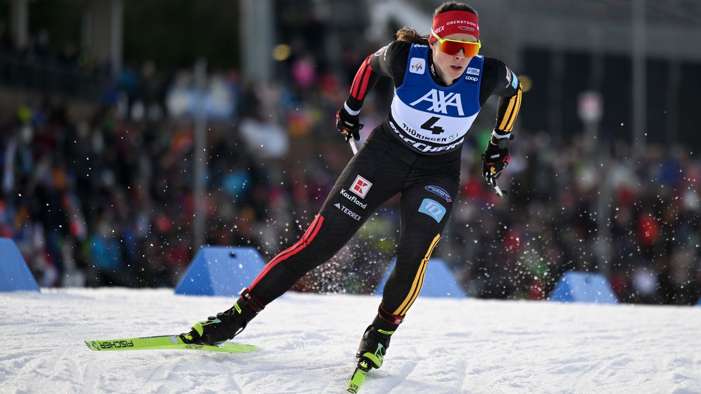 Coletta Rydzek durfte sich über den zweiten Podestplatz der Saison freuen. Foto: Hendrik Schmidt/dpa