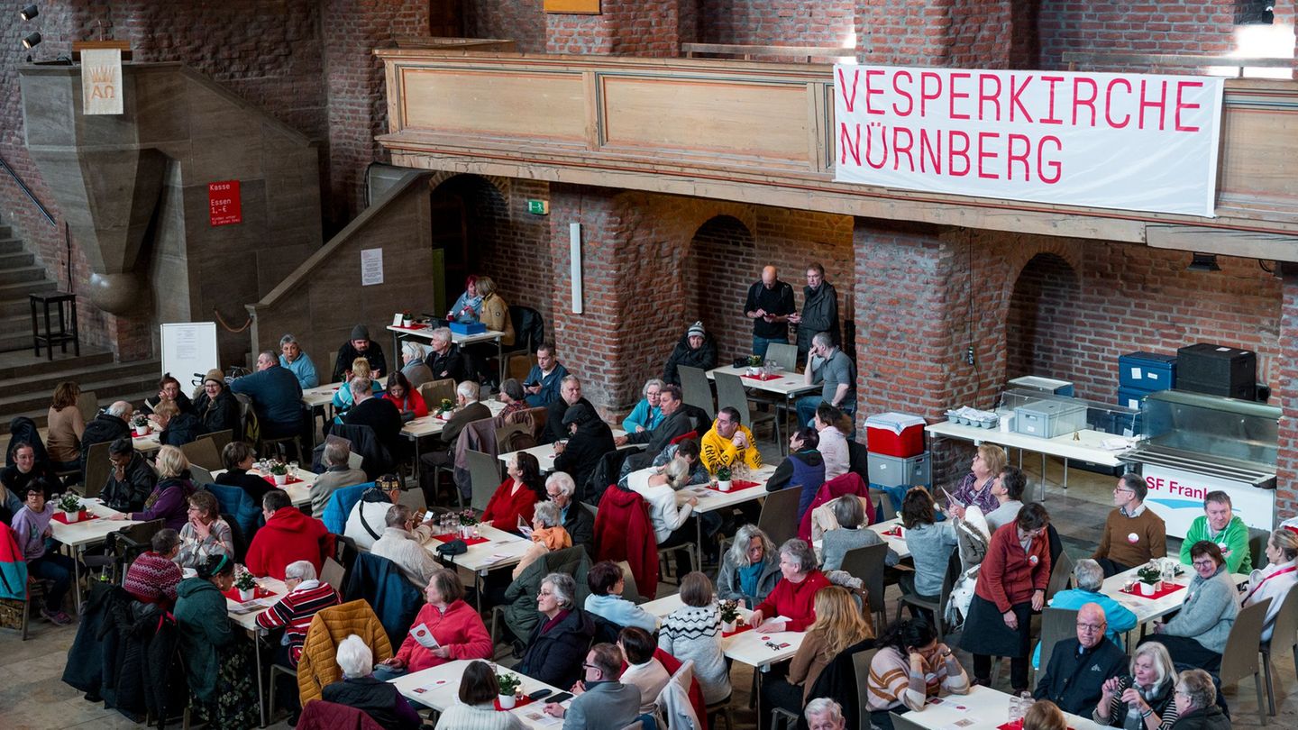 Kirche-Vesperkirchen-bringen-Menschen-zusammen-N-rnberg-startet