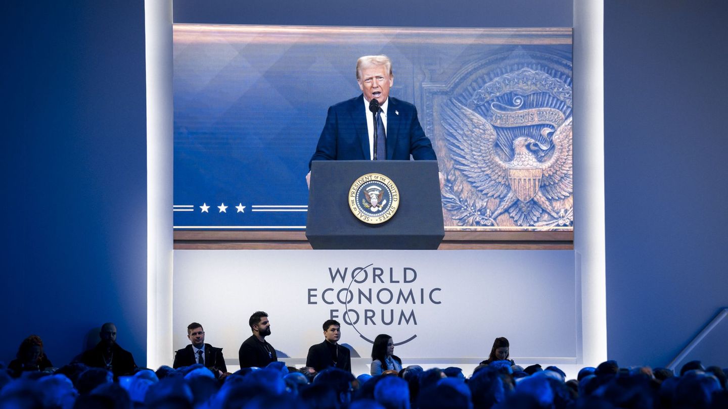 Voriges Jahr nur auf der Leinwand, diesmal wieder persönlich: US-Präsident Trump auf dem Weltwirtschaftsforum. (Archivbild) Foto