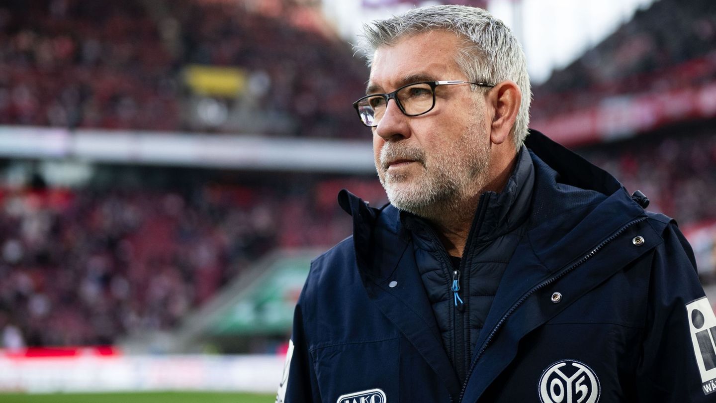 Muss als Trainer vom 1. FSV Mainz 05 seine erste Niederlage hinnehmen: Urs Fischer. Foto: Marius Becker/dpa