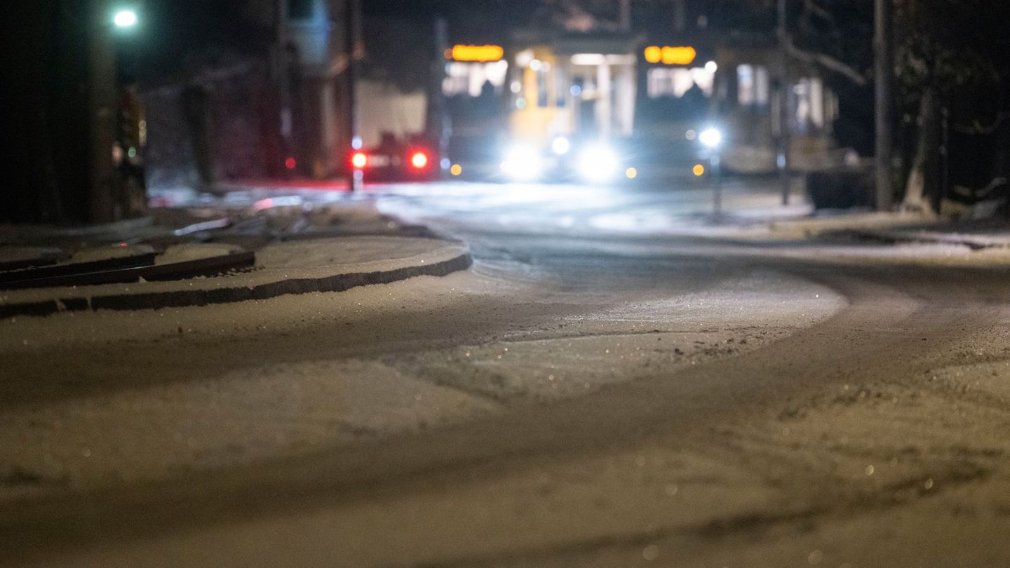 Der Sonntag soll in Süddeutschland von Frost und Wind geprägt sein. (Symbolbild) Foto: Marijan Murat/dpa