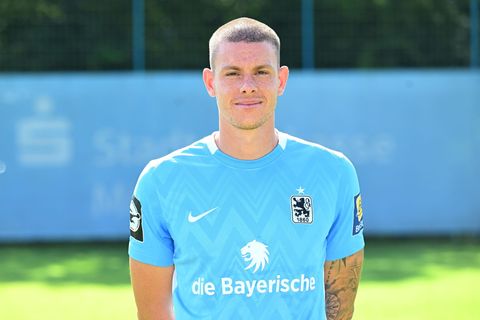 Max Reinthaler trifft spät für die "Löwen". (Archivbild) Foto: Felix Hörhager/dpa