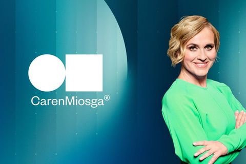 Caren Miosga diskutiert in ihrer ARD-Talkshow mit prominenten Gästen.