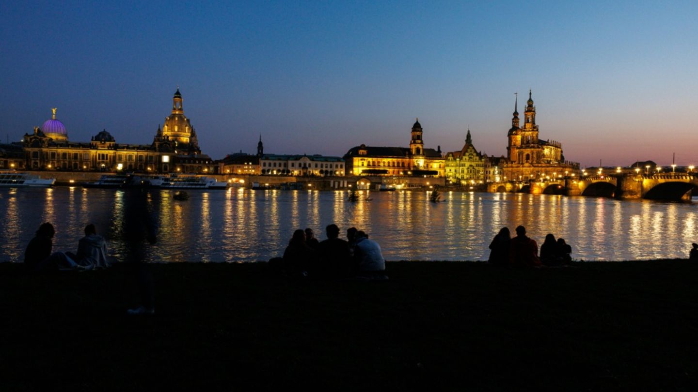 Blick aufs nächtliche Dresden