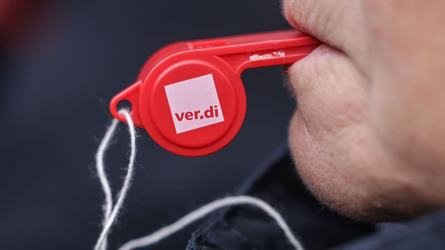 Verdi pfeift ab - Beschäftigte der Verwaltung von Bundes- und Landesstraßen legen für Warnstreiks die Arbeit nieder. Das hat Fol