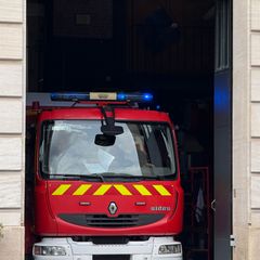 Bei einer Party ist in Paris der Boden einer Wohnung eingebrochen und 20 Menschen sind verletzt worden. (Symbolfoto). Foto: Rach