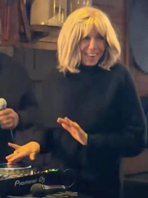 Brigitte Macron überrascht als DJ bei Spendenaktion im Disneyland