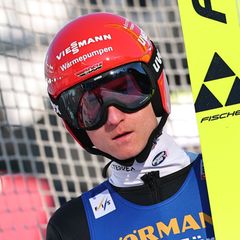 Karl Geiger hat die Olympia-Qualifikation verpasst. (Archivbild) Foto: Daniel Karmann/dpa