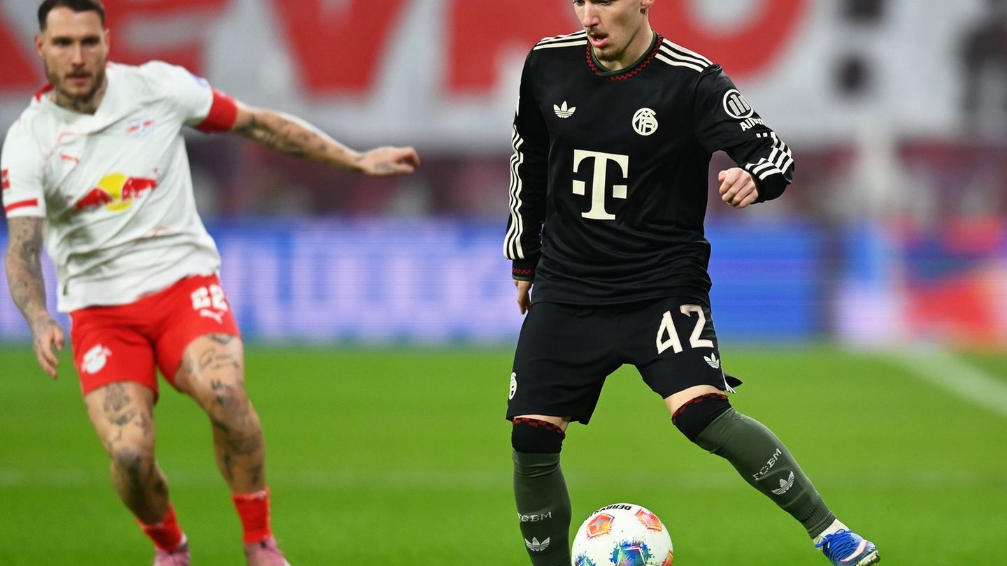 David Raum (l) und Gegenspieler Lennart Karl. Foto: David Hammersen/dpa