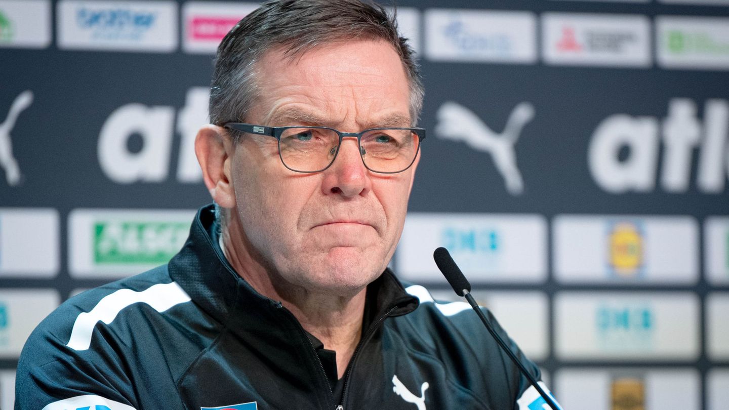 Alfred Gislason muss nach der Niederlage gegen Serbien viel Kritik einstecken. Foto: Sina Schuldt/dpa