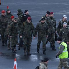 Bundeswehrsoldaten am Flughafen von Nuuk auf Grönland