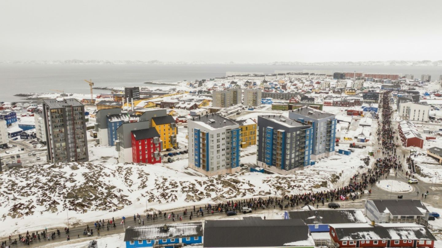 Blick auf Grönlands Hauptstadt Nuuk