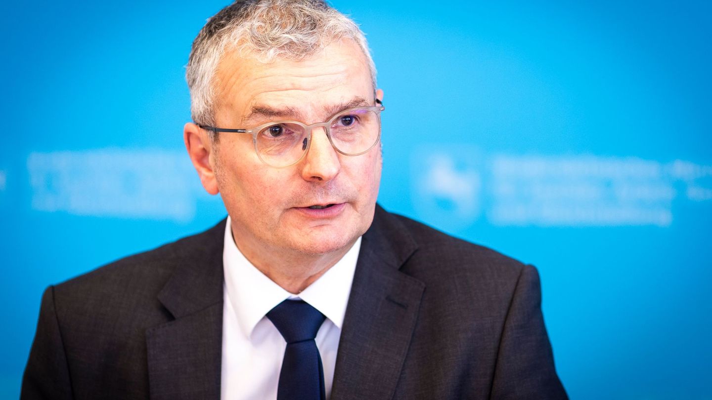 Pflege ist längst wieder ein Armutsrisiko, sagte Hans-Joachim Lenke, Vorstandssprecher der Diakonie Niedersachsen. (Archivbild)