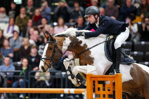 Gerrit Nieberg ritt im Stechen auf den dritten Platz. Foto: Jan Woitas/dpa