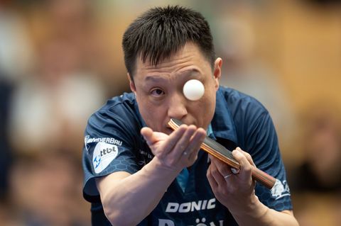 Spielte mit 52 Jahren noch einmal in der Bundesliga: Tischtennis-Trainer Qing Yu Meng vom TTC Rhönsprudel Fulda-Maberzell. Foto: