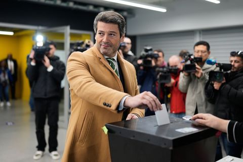 Zum ersten Mal seit 1986 wird bei der Wahl des Präsidenten in Portugal eine Stichrunde nötig. Foto: Armando Franca/AP/dpa