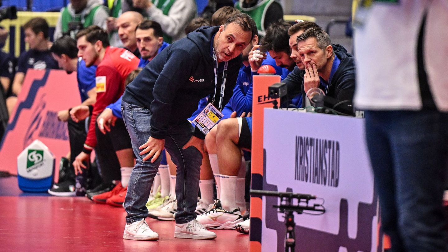 Für Bob Hanning war es das zweite EM-Spiel als Trainer der italienischen Handball-Nationalmannschaft. Foto: Luigi Canu/LiveMedia