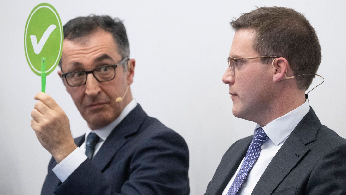 Nur Cem Özdemir (links) und Manuel Hagel haben eine realistische Chance auf den Einzug in die Villa Reitzenstein, wo der Ministe