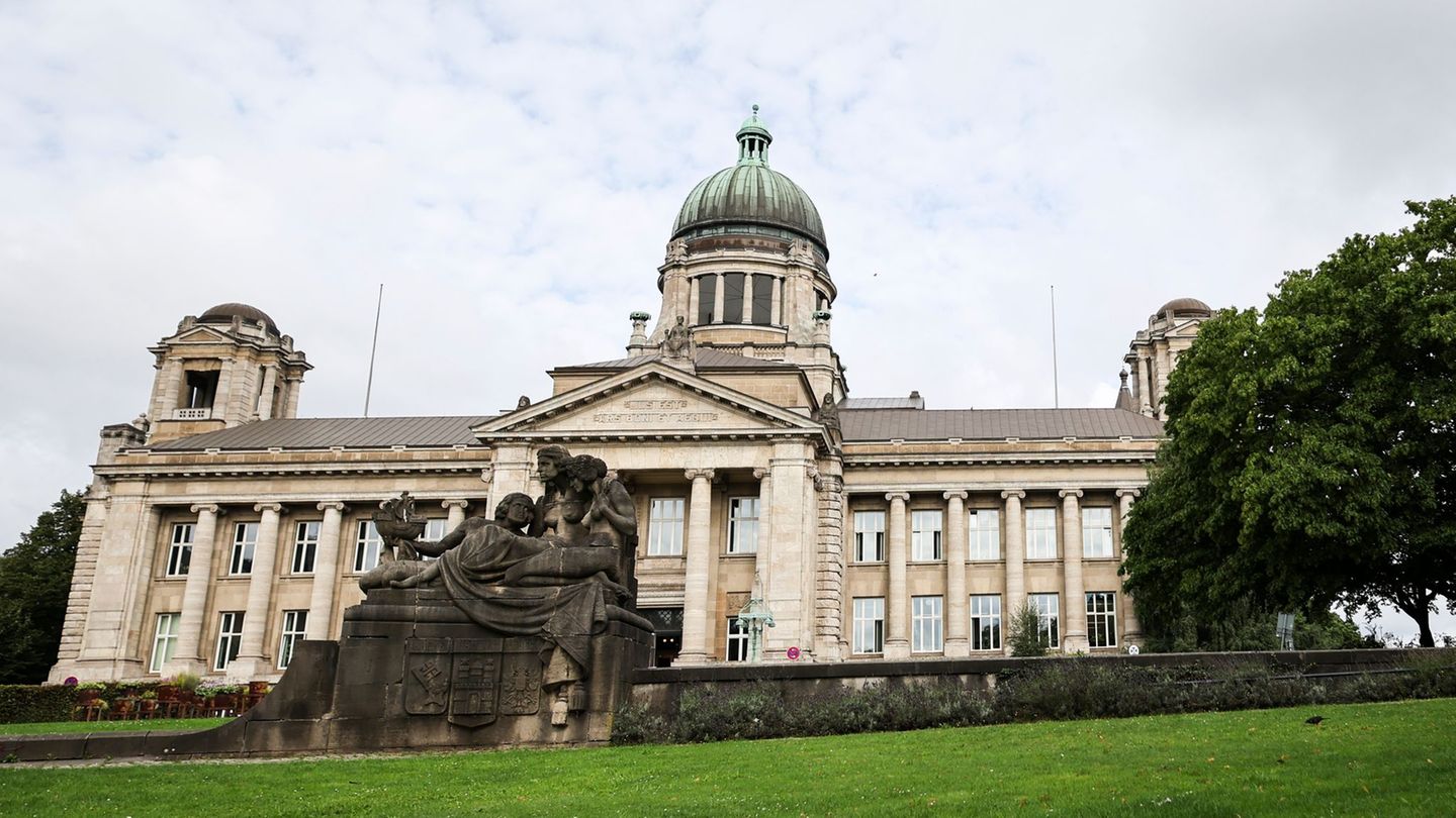 Der erste Verhandlungstag in dem Verfahren war im Oktober 2025. (Archivbild) Foto: Christian Charisius/dpa