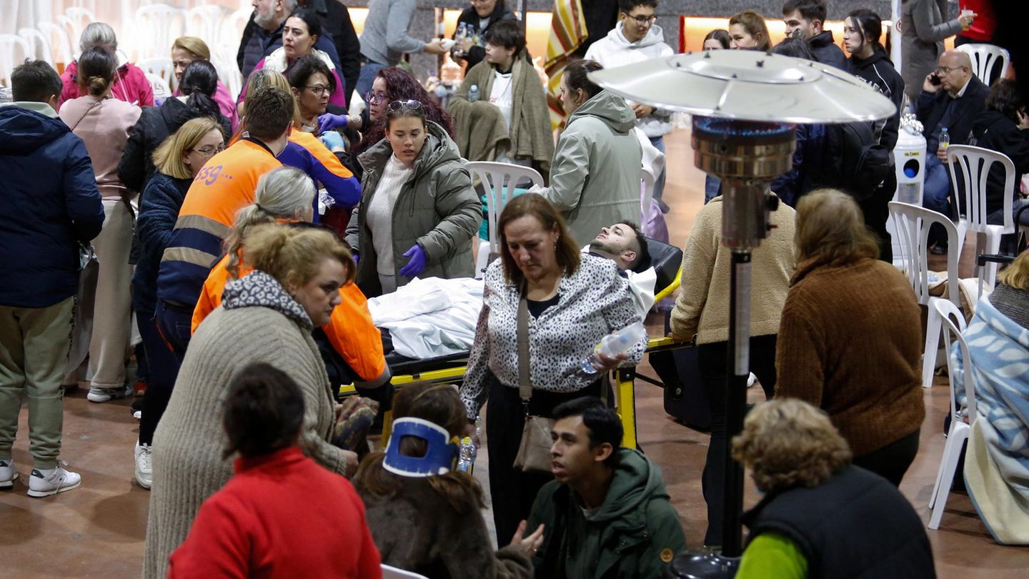 Auch im Gemeindehaus von Adamuz – dem Ort, in dessen Nähe sich der Unfall ereignete – wurden Verletzte versorgt