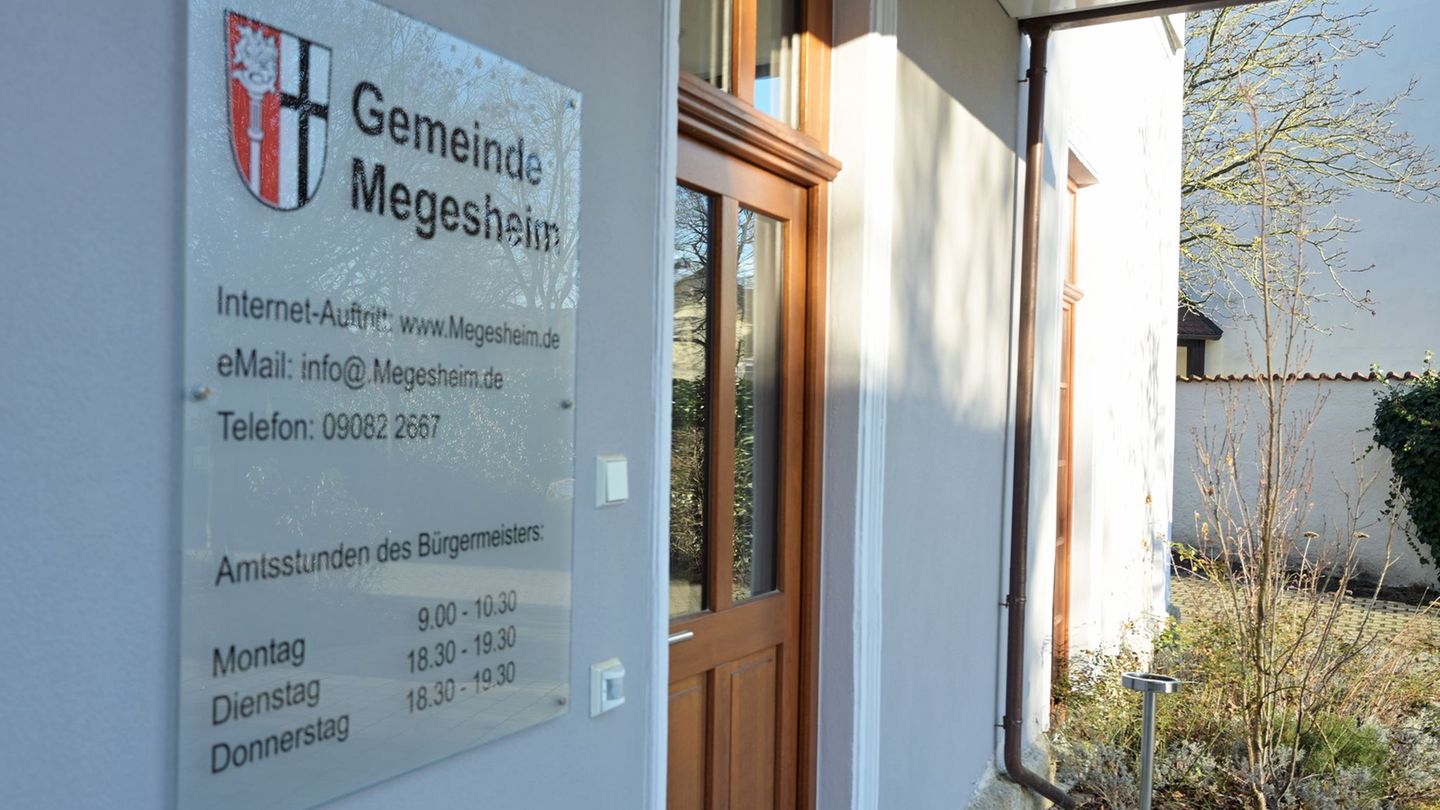 Das Büro des 1. Bürgermeisters in Megeseheim könnte nach der Wahl am 8. März zunächst leer bleiben. Foto: Malin Wunderlich/dpa