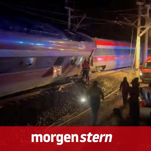Bei dem verheerenden Zugunglück in Spanien starben mindestens 13 Menschen, es gibt viele Verletzte