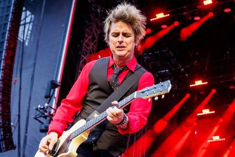 Billie Joe Armstrong und seine Band Green Day eröffnen den Super Bowl.