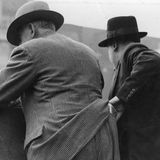 Jemandem auf den Sack gehen