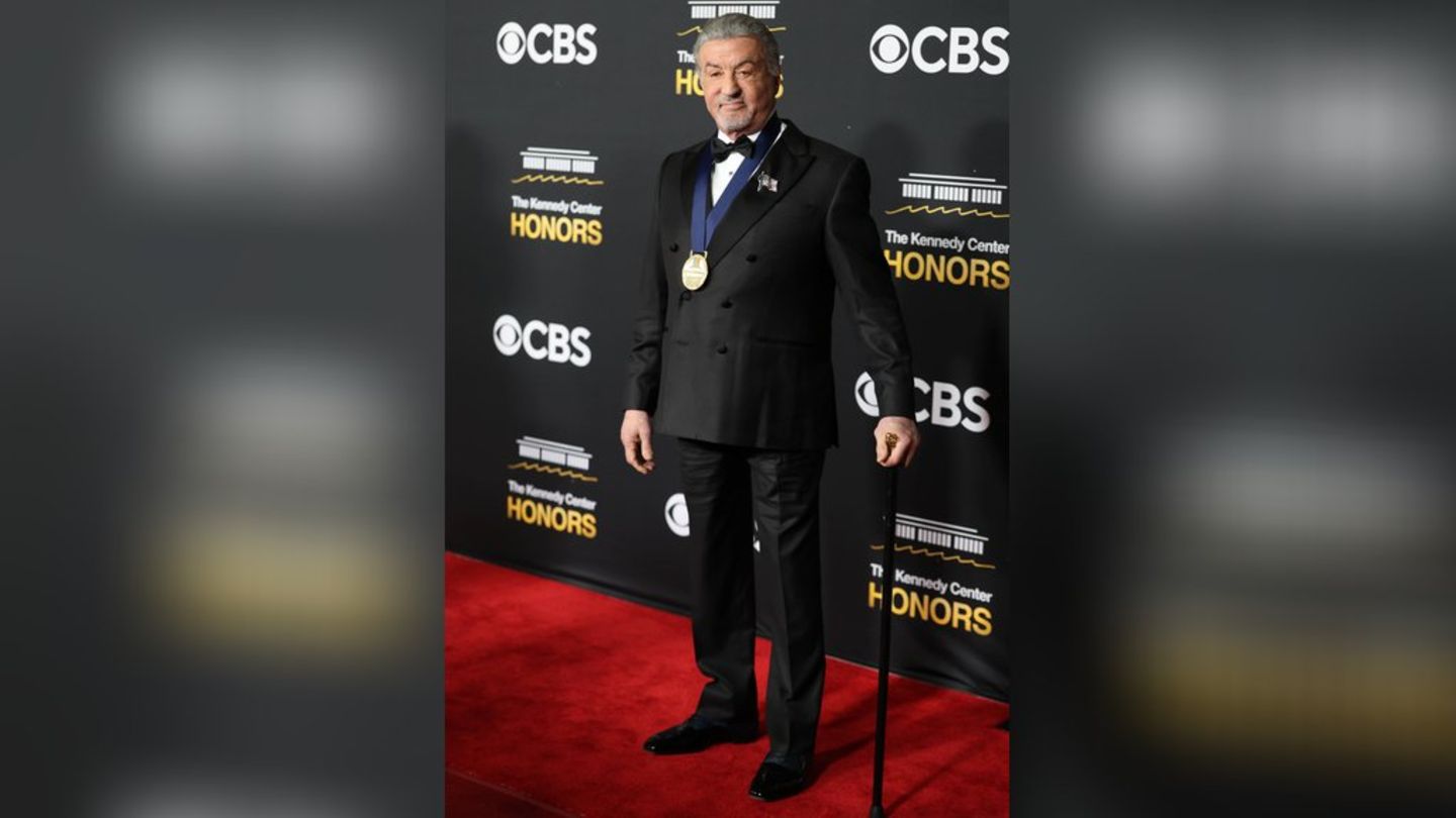 Sylvester Stallone posierte im Dezember 2025 bei den Kennedy Honors im Kennedy Center in Washington.