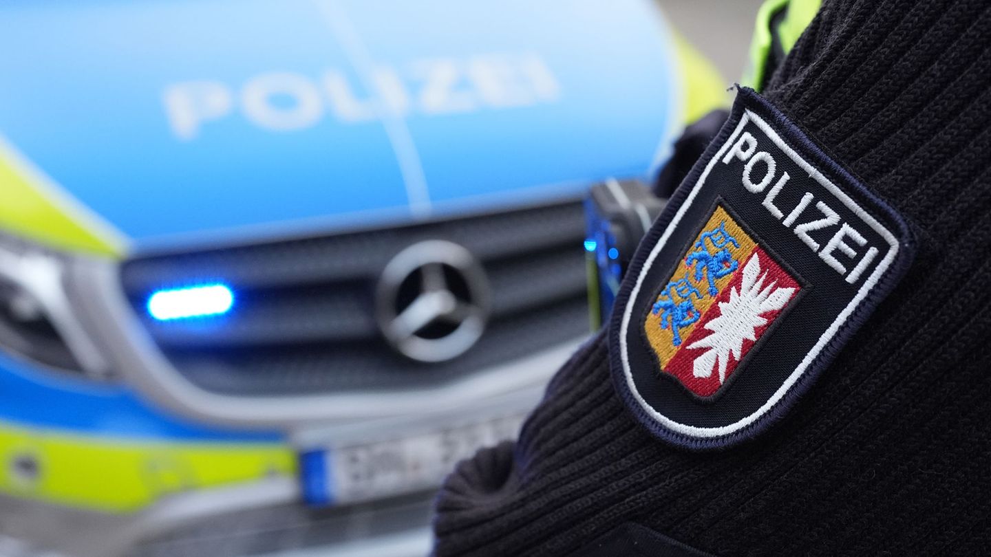 In Lübeck war eine Frau angefahren und verletzt am Unfallort zurückgelassen worden. Nun ist sie gestorben. (Symbolbild) Foto: Ma