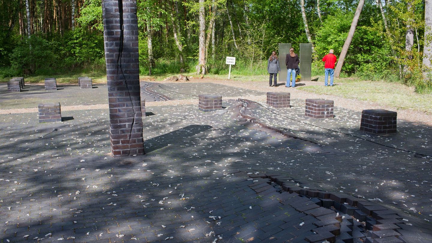 Die KZ-Gedenkstätte in Wöbbelin (Landkreis Ludwigslust-Parchim) bietet Programme für Schulklassen an. (Archivbild) Foto: Jens Bü