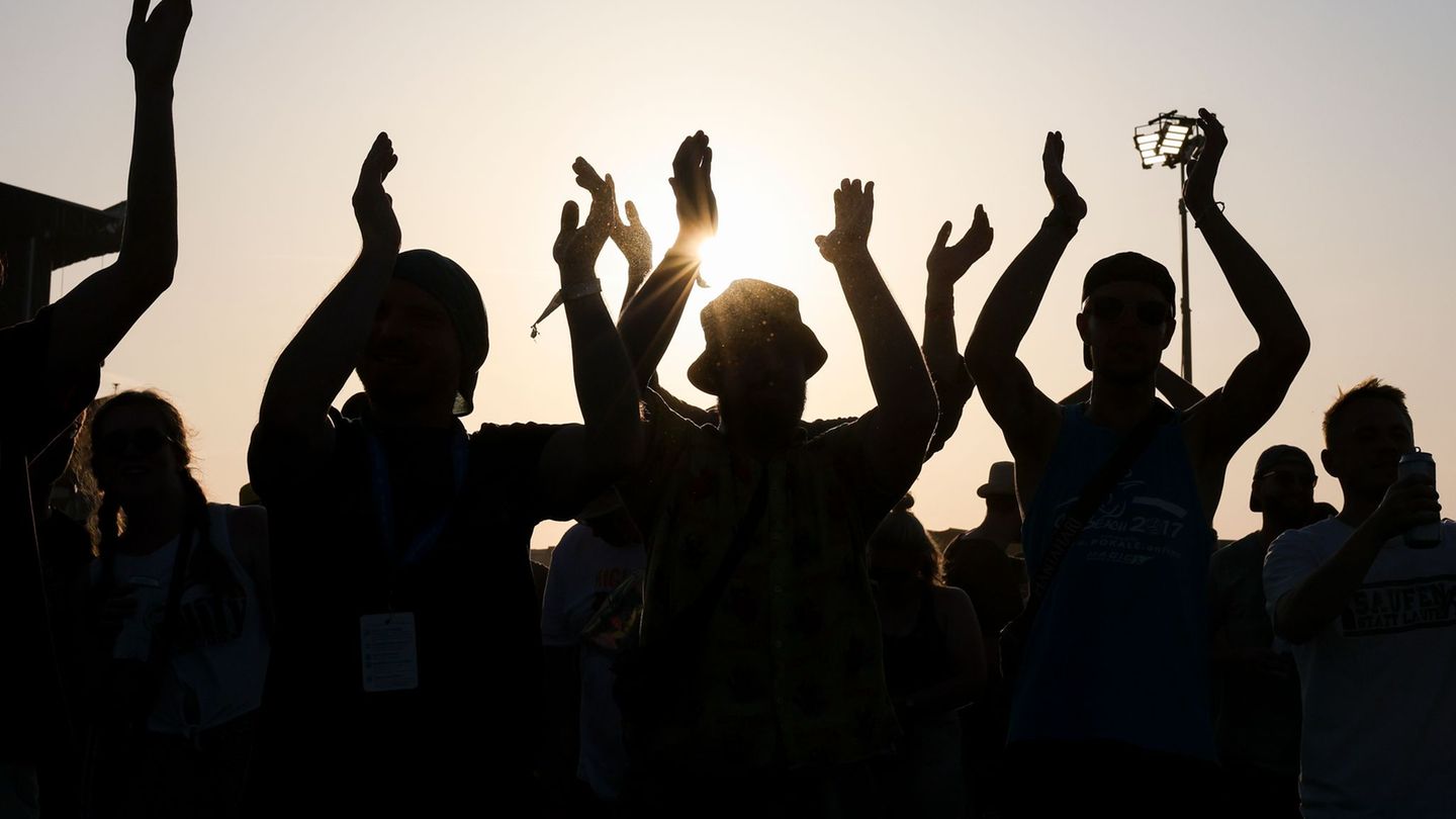 Die Auszeichnung wird das dritte Jahr in Folge verliehen und soll die regionale Musik- und Veranstaltungskultur unterstützen. (S