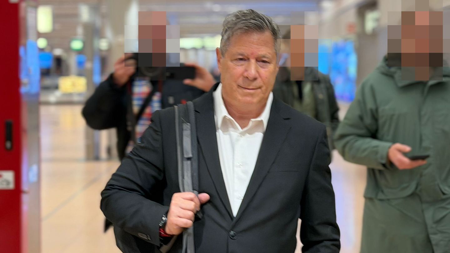 Block-Prozess-Tag-30-Und-pl-tzlich-ist-er-wieder-da